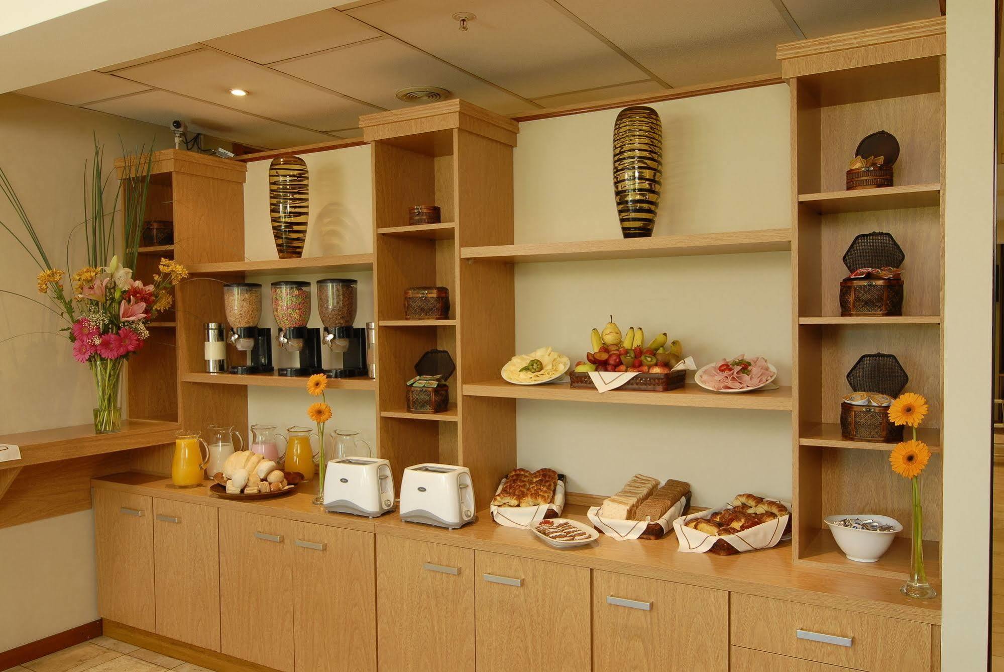 Hotel Aeroparque Inn & Suites Buenos Aires Eksteriør bilde