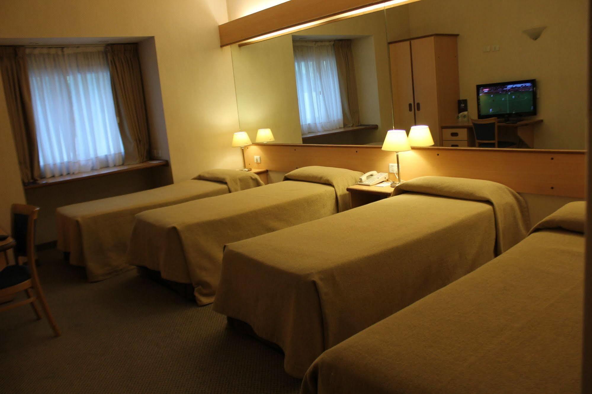 Hotel Aeroparque Inn & Suites Buenos Aires Eksteriør bilde
