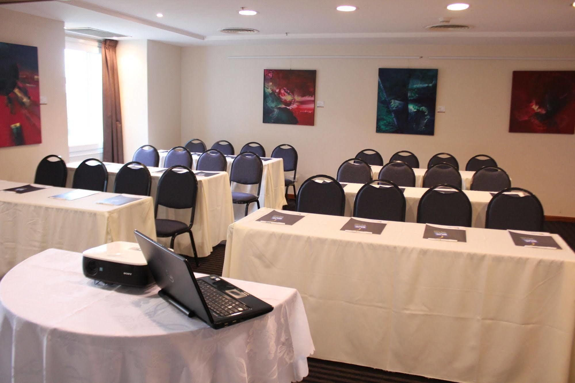 Hotel Aeroparque Inn & Suites Buenos Aires Eksteriør bilde